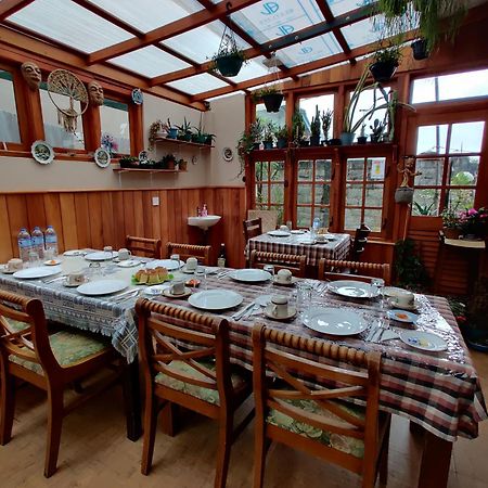 Carnation Rest Hotell Nuwara Eliya Exteriör bild