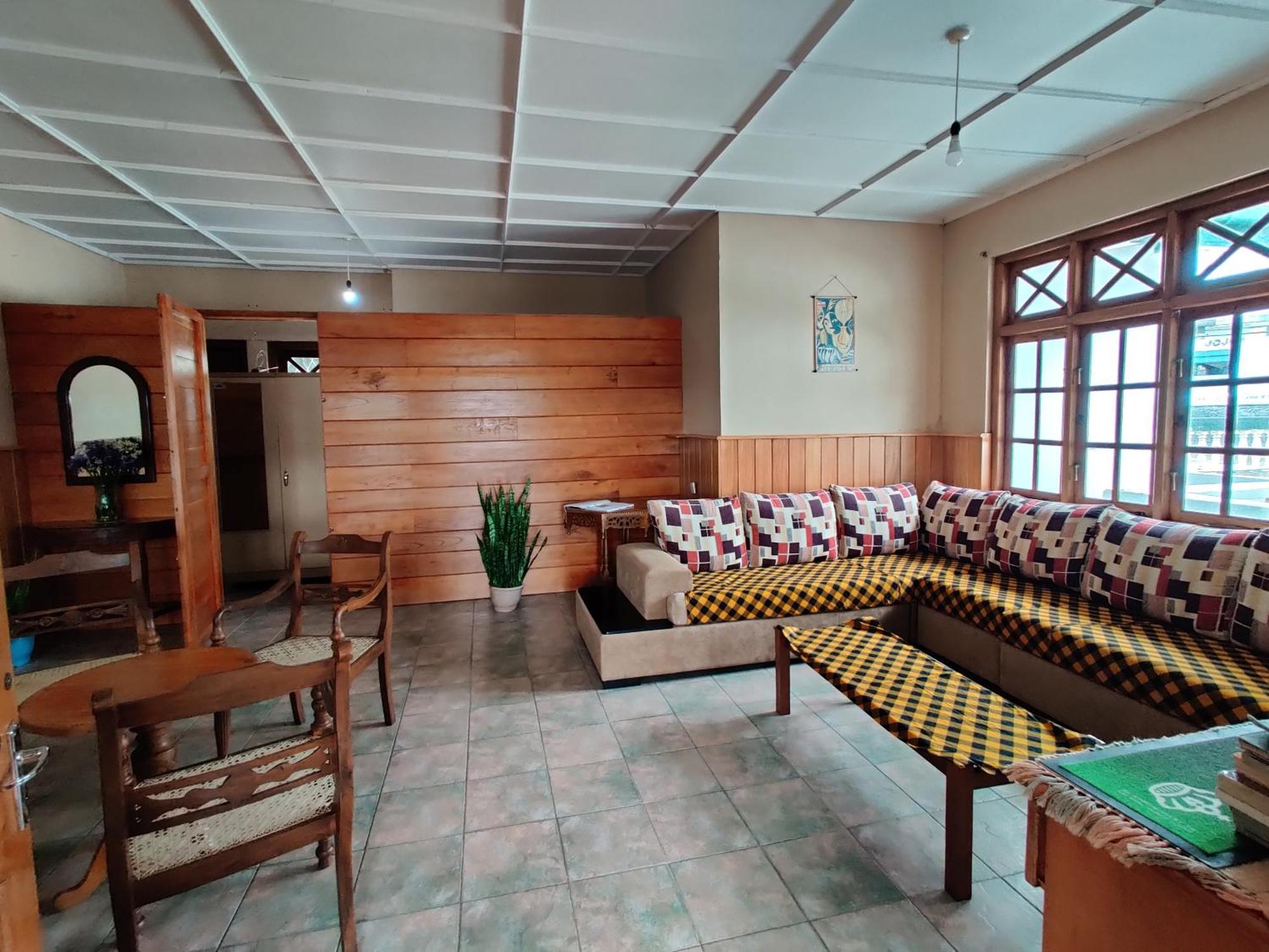 Carnation Rest Hotell Nuwara Eliya Exteriör bild