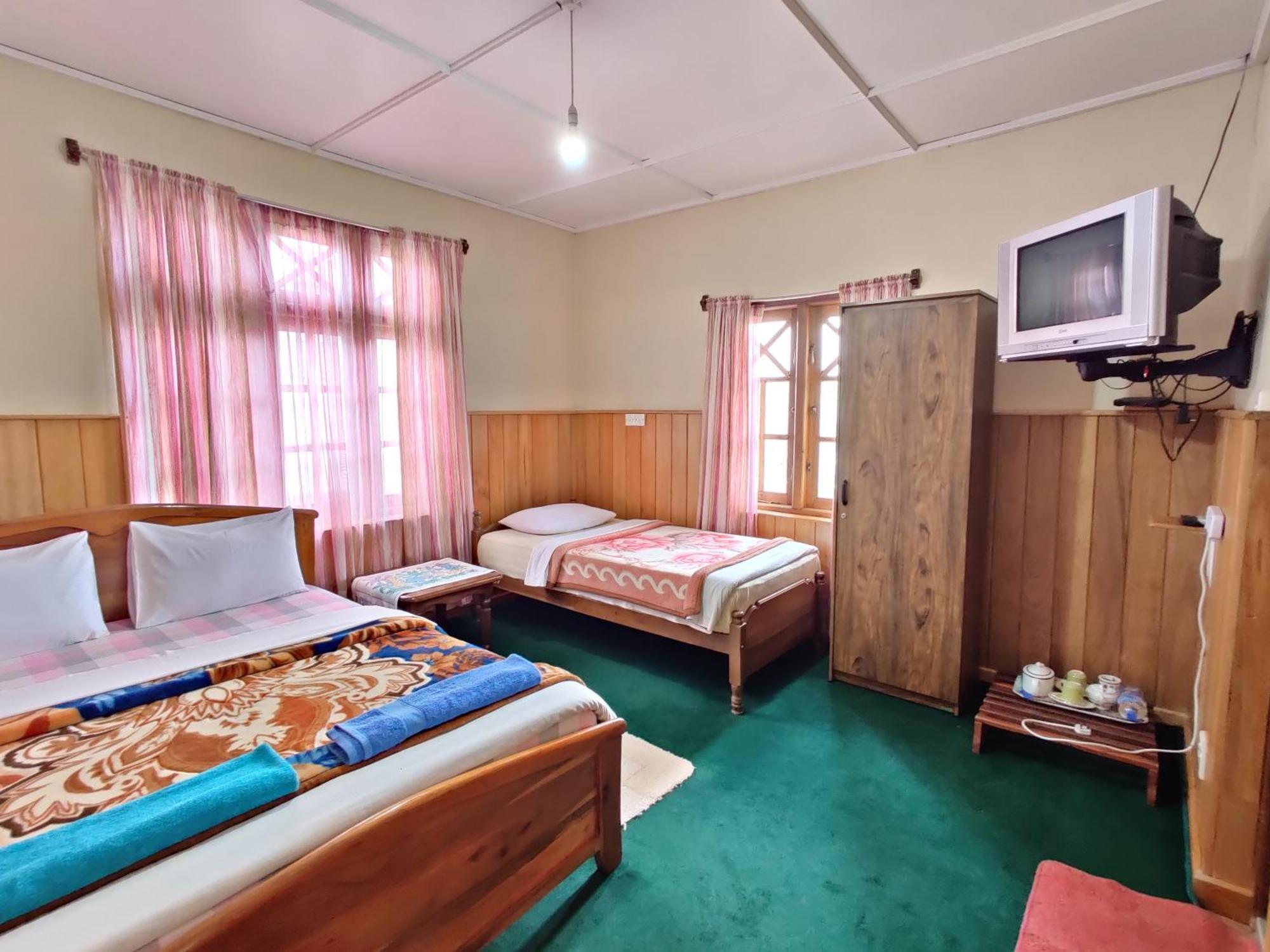 Carnation Rest Hotell Nuwara Eliya Exteriör bild